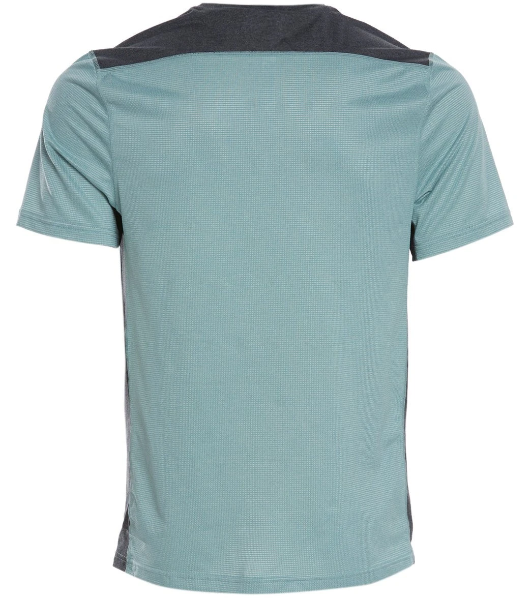Manduka Men's Minimalist 2.0 Tee 11 Manduka Men's Minimalist 2.0 Tee - Image 9