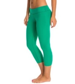 Beyond Yoga Back Gathered Yoga Capris -Everyday Yoga 1740928253987 brightemerald 3a