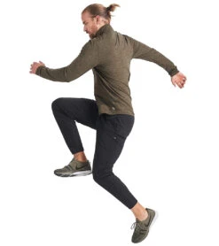 Vuori Men's Ease Performance Yoga 1/2 Zip -Everyday Yoga 1741818003491 evergreenheather 5a