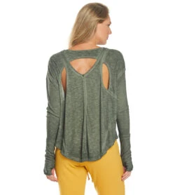 Free People Movement Lay Up Long Sleeve Army 8 Free People Movement Lay Up Long Sleeve Army -Everyday Yoga 1776307208227 army 3a