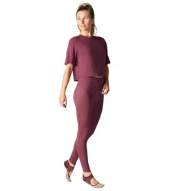 Tavi Crop Tee 30 Tavi Crop Tee -Everyday Yoga 6605264584747 garnet 4a
