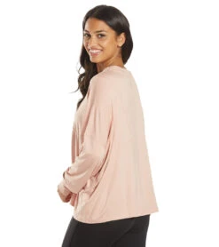 Free People Runner Up Long Sleeve Shell Pink -Everyday Yoga 6619096186923 shellpink 3a