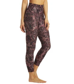 Balance Collection Printed Contender 22" High Waisted Yoga Capris -Everyday Yoga 6653019389995 wildplumpetalmix 2a