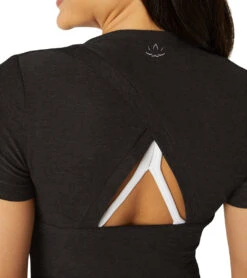 Beyond Yoga Featherweight Peekaboo Cropped Tee Darkest Night -Everyday Yoga 7066545750059 darkestnight 4a
